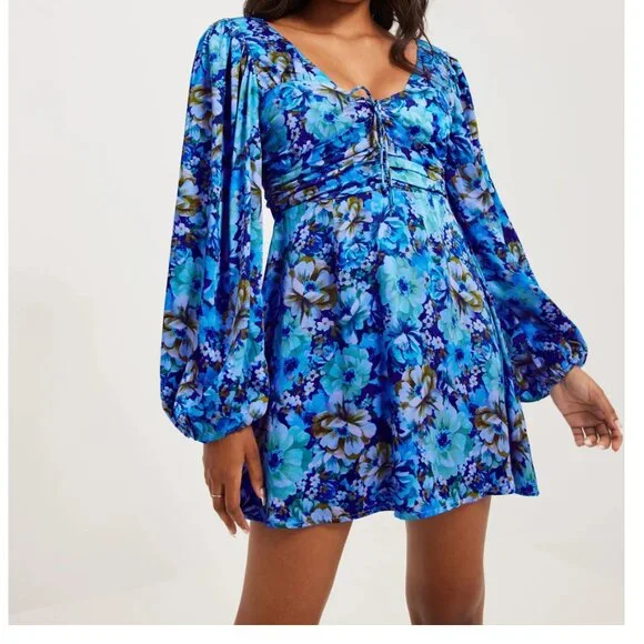 knee length dresses for ladies Astor 8